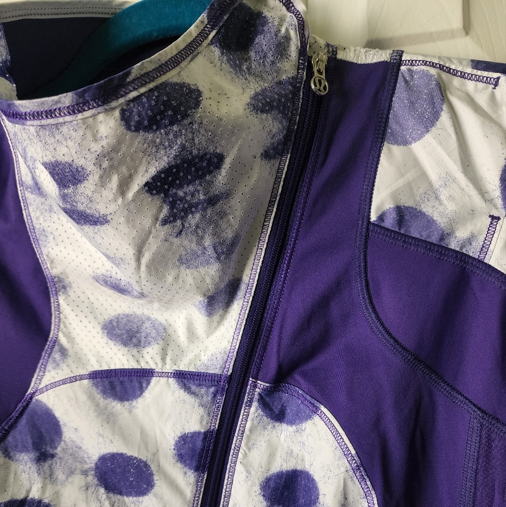 Lululemon biking jacket - Picture 3 of 9